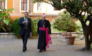 Bishop_Schneider_and_Westen_May_2016__Rome-810×500-1