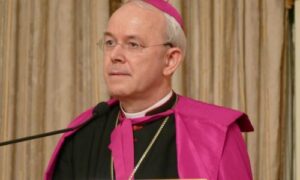 Bishop_Schneider_Washington_810_500_75_s_c1-r78xz0qf06dkpu7gae4ralvjjn24cg4p4qm268kzi0