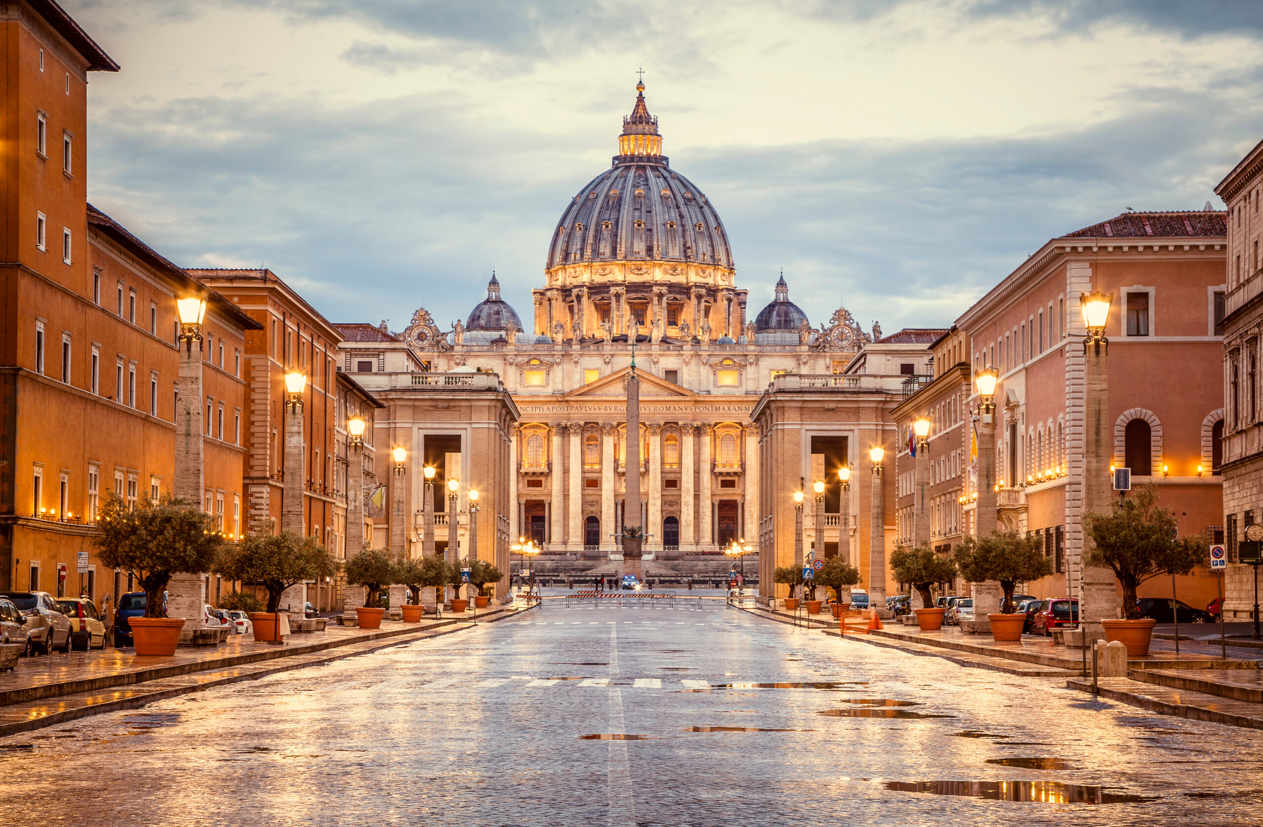 St.,Peter’s,Basilica,In,The,Evening,From,Via,Della,Conciliazione