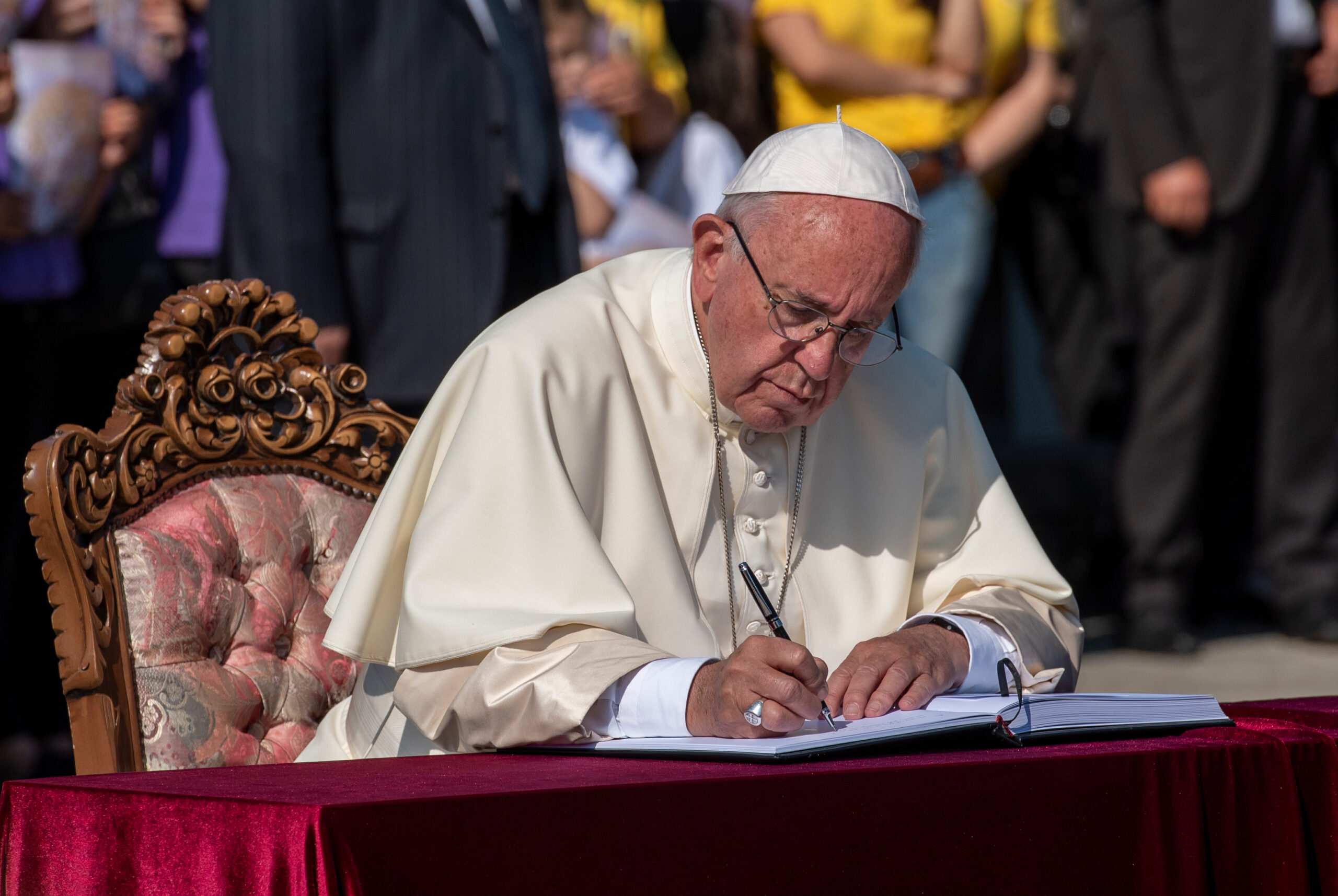 Yerevan,,Armenia,-,June,25,,2016,Pope,Francis,Writes,A