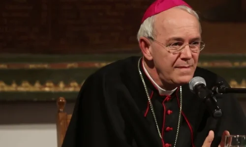 Bishop_Schneider_in_Poland-810×500