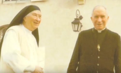 Mère_Marie-Gabriel_et_Mgr_Lefebvre