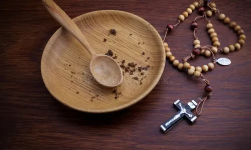 fasting-lent-plate-cross-vintage-wooden-backgroud-fasting-lent-plate-cross-wooden-backgroud-141104337