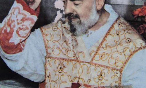 padre-pio-stigmata-c76029-1024