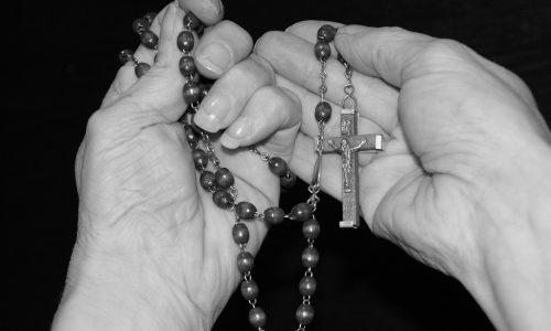 pray-rosary-faith-religion-32407a-1024