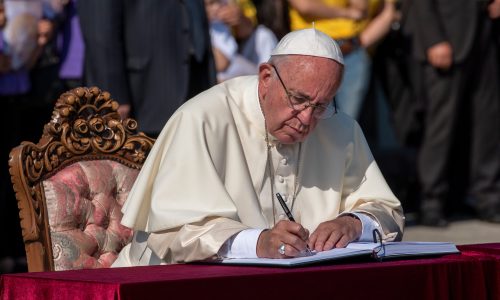 Yerevan,,Armenia,-,June,25,,2016,Pope,Francis,Writes,A
