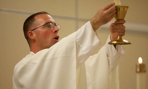 us-navy-lt-ben-garrett-a-staff-chaplain-with-i-2197ca-1024